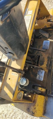 À vendre Chariot élévateur diesel Caterpillar DP30N sans carte grise complet