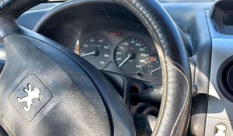 À vendre utilitaire fourgon Peugeot Partner 1.6HDi complet