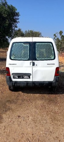 À vendre utilitaire fourgon Peugeot Partner 1.6HDi complet