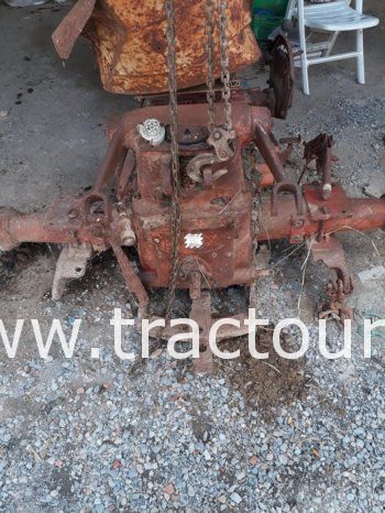 À vendre Tracteur International 480 ferraille complet