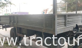 À vendre Camion plateau avec ridelles Renault Maxity moteur Iveco C12 (2010) complet