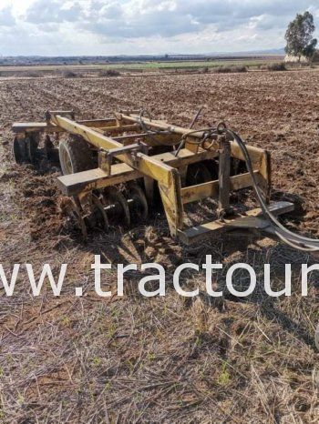 À vendre Cover-crop Offset 10/20 Huard et charrue à 3 disques complet