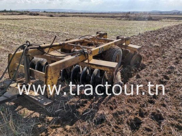 À vendre Cover-crop Offset 10/20 Huard et charrue à 3 disques complet