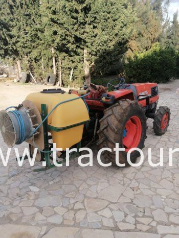 À vendre Tracteur Kubota L4200 avec canadienne 7 dents et atomiseur (2000) complet