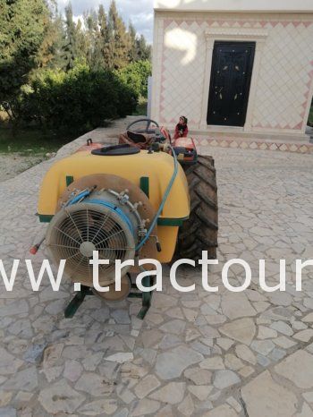 À vendre Tracteur Kubota L4200 avec canadienne 7 dents et atomiseur (2000) complet