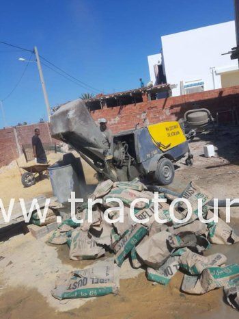 À vendre Pompe à béton 3 cylindres Putzmeister avec tuyaux béton complet