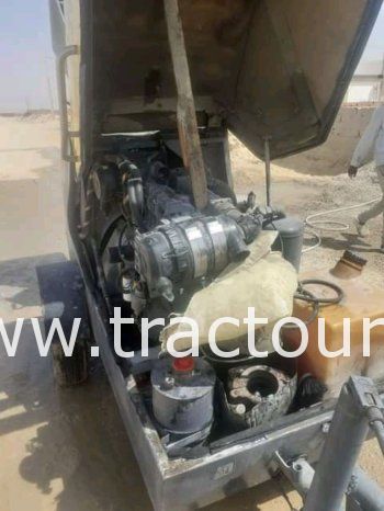 À vendre Pompe à béton 3 cylindres Putzmeister avec tuyaux béton complet