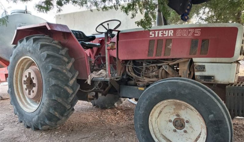 À vendre Tracteur avec matériels Steyr 8075 complet