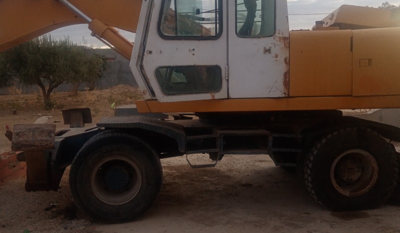 À vendre Pelle sur pneus avec godet Hyundai Robex 200 avec carte grise complet