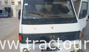 À vendre Camion fourgon Mercedes 814 complet