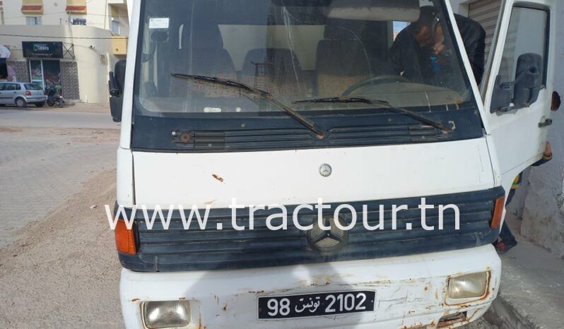À vendre Camion fourgon Mercedes 814 complet
