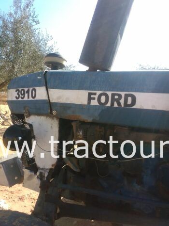 À vendre Tracteur Ford 3910 complet