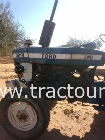 À vendre Tracteur Ford 3910 complet