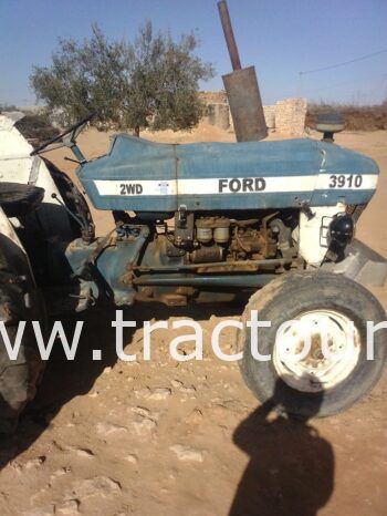 À vendre Tracteur Ford 3910 complet