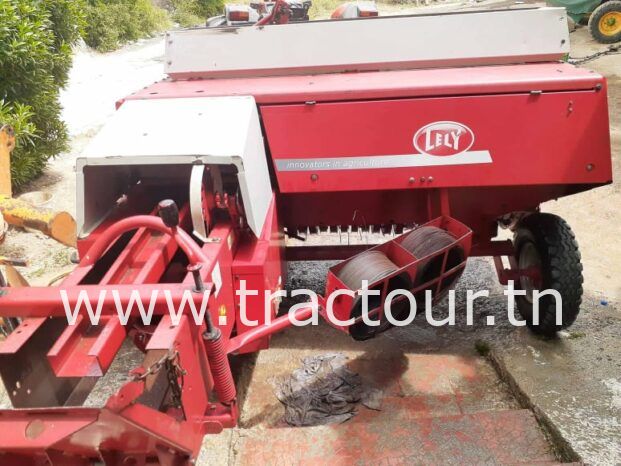 À vendre Presse à paille – Brissa Lely Welger AP 530D complet