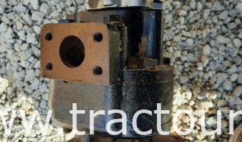 Cherche (نلوج على) Pompe hydraulique Fiat-Hitachi ابحث عن complet