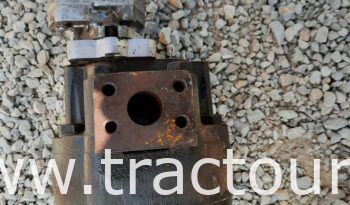 Cherche (نلوج على) Pompe hydraulique Fiat-Hitachi ابحث عن complet