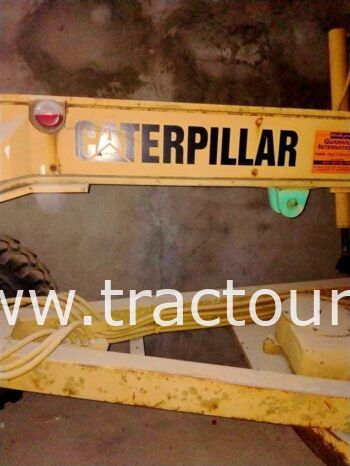 À vendre Niveleuse – Grader Caterpillar complet