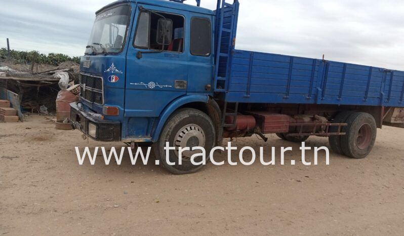 À vendre Camion plateau Fiat 130 ou échange contre tractopelle complet