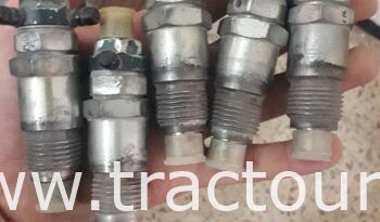À vendre 4 Injecteurs Berliet complet