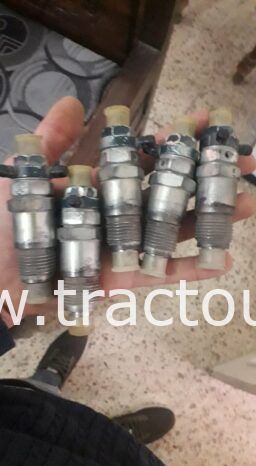 À vendre 4 Injecteurs Berliet complet