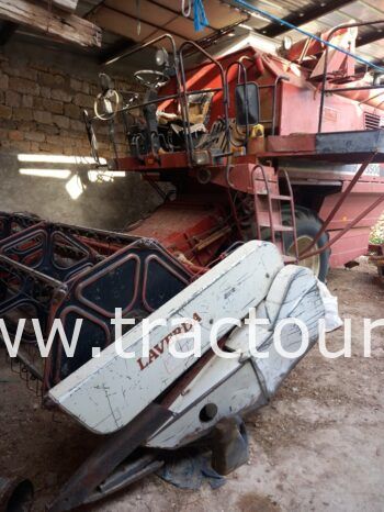 À vendre Moissonneuse batteuse Laverda 3500 complet
