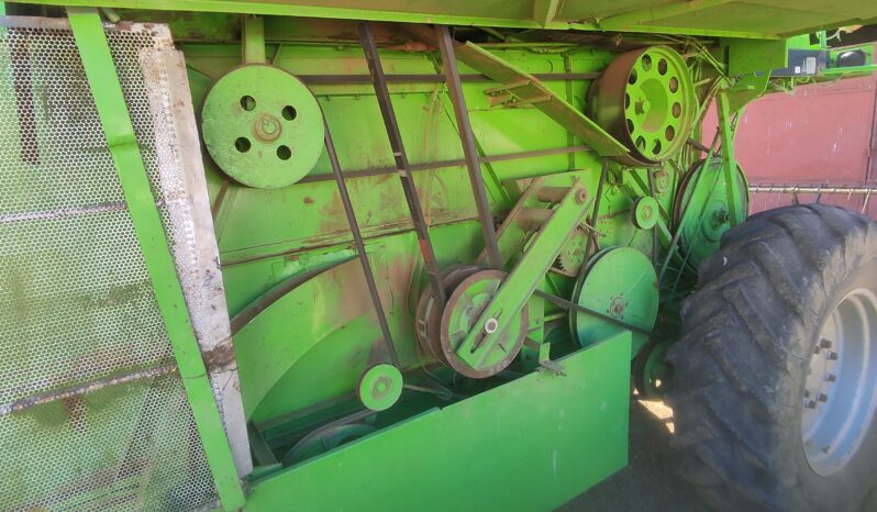 À vendre Moissonneuse batteuse avec cabine Deutz-Fahr M1202 complet