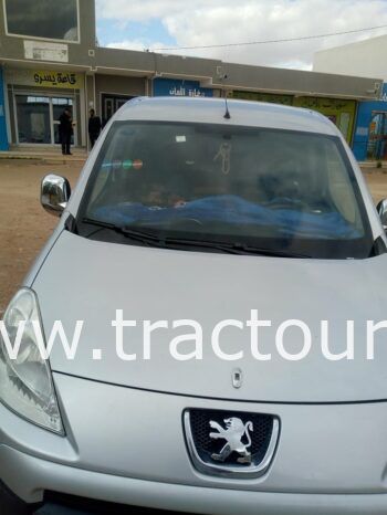 À vendre Utilitaire fourgon Peugeot Partner B9 (2011) complet