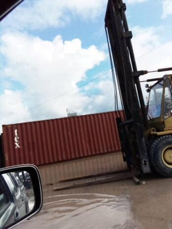 À vendre Chariot élévateur diesel Caterpillar moteur V8 avec multifonctions fourchette et spreader complet