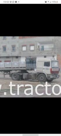 À vendre 2 Tracteurs Renault et 2 semi remorque plateau 26 tonnes complet