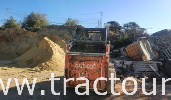 À vendre Chargeuse compacte avec godet Bobcat 743 complet