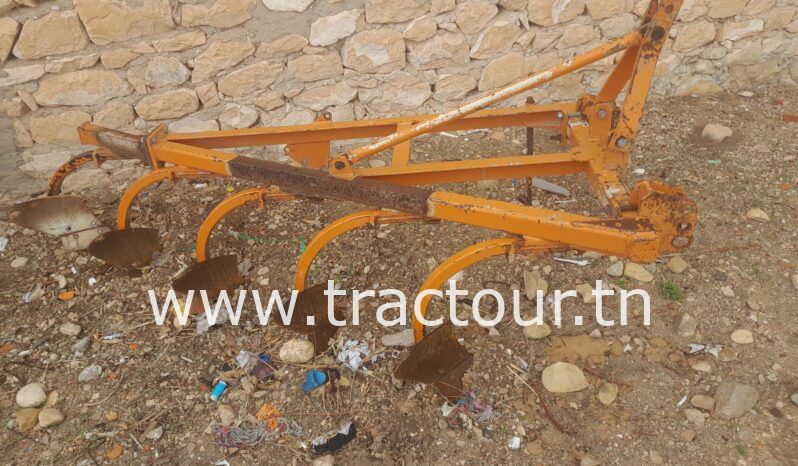 À vendre Déchaumeuse à 5 socs Huard complet