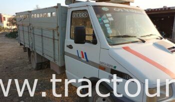 À vendre Camion plateau avec ridelles Iveco Daily 35.10 complet