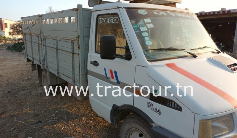 À vendre Camion plateau avec ridelles Iveco Daily 35.10 complet