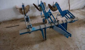 À vendre Buteuse à disques à 3 rangs complet