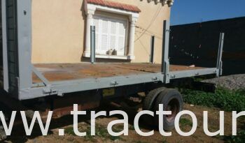 À vendre Camion plateau Nissan Atleon complet