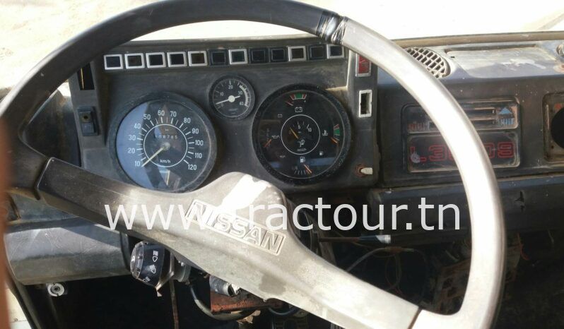 À vendre Camion plateau Nissan Atleon complet