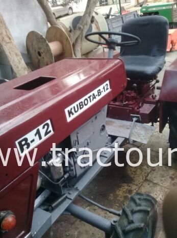 À vendre Micro-tracteur Kubota B-12 sans carte grise complet