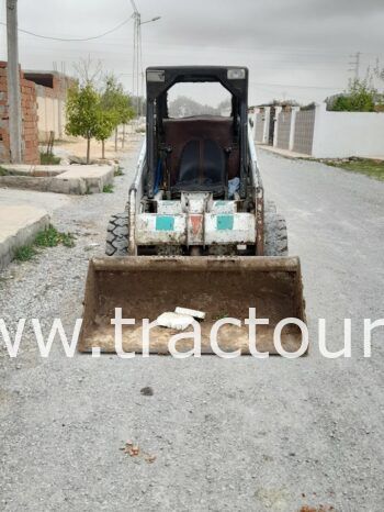 À vendre Chargeuse compacte avec godet Bobcat 751 complet