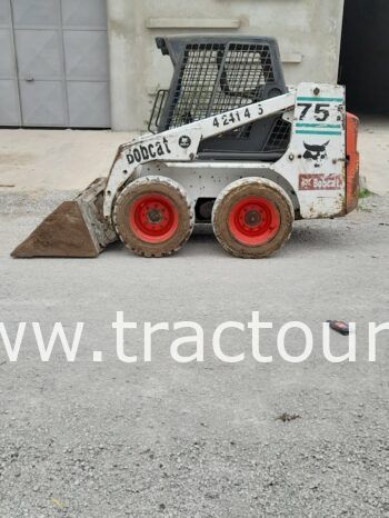 À vendre Chargeuse compacte avec godet Bobcat 751 complet