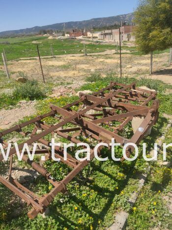 À vendre Tracteur Deutz M 70 07 avec offset crover-crop 10/20  et canadienne 11 dents complet