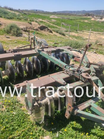 À vendre Tracteur Deutz M 70 07 avec offset crover-crop 10/20  et canadienne 11 dents complet
