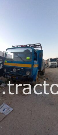 À vendre Camion plateau avec ridelles Volvo F613 complet