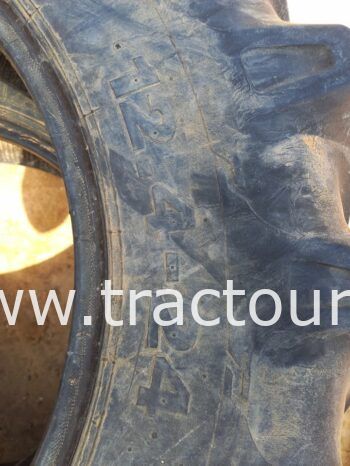 À vendre 4 Pneus agricoles BKT 18.4-30 + 12.4-24 complet