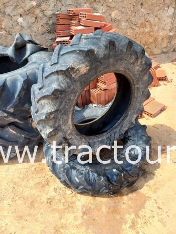 À vendre 4 Pneus agricoles BKT 18.4-30 + 12.4-24 complet