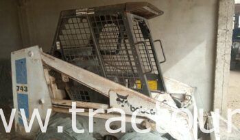 À vendre Chargeuse compacte avec godet Bobcat 743 complet