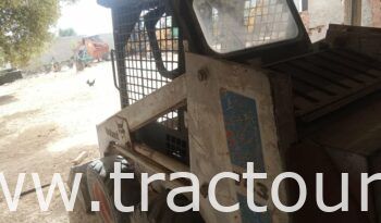 À vendre Chargeuse compacte avec godet Bobcat 743 complet