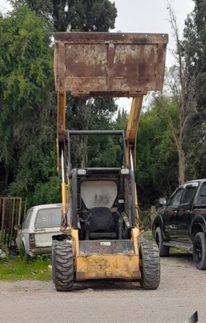 À vendre Chargeuse compacte avec godet John Deere 317 complet