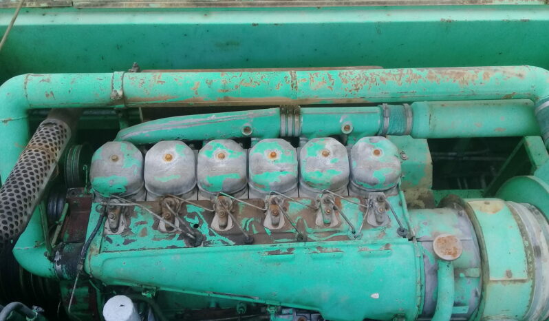 À vendre Moissonneuse batteuse à trémie et vis Deutz-Fahr M 2580 complet