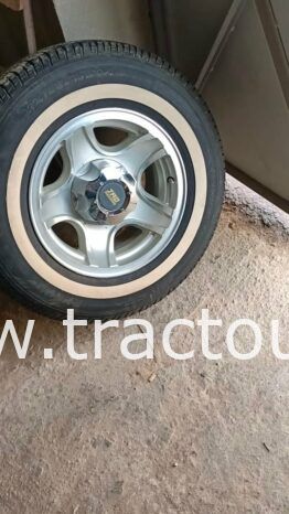 À vendre 4 roues complètes Isuzu DMax 225/75 R15 complet